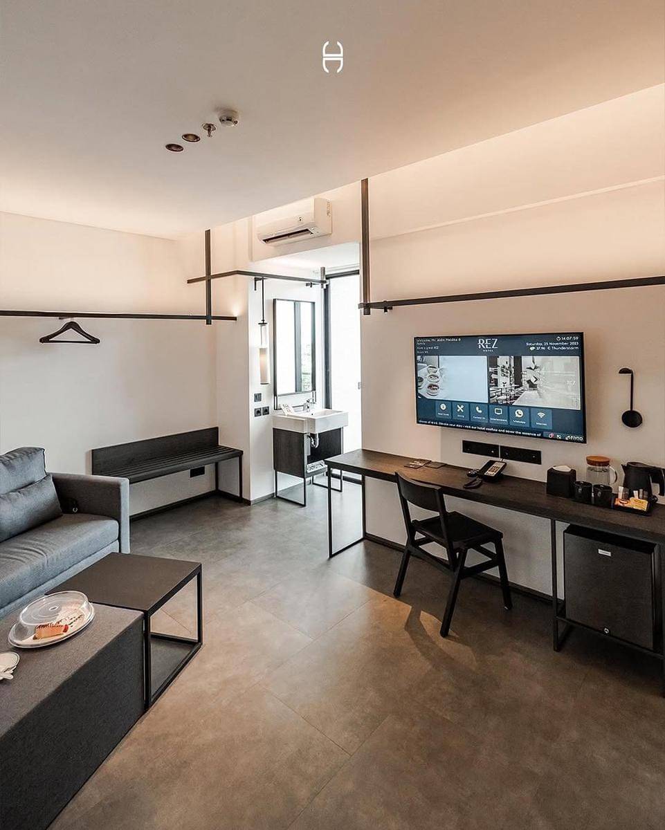 Instagram.com/rezhotel